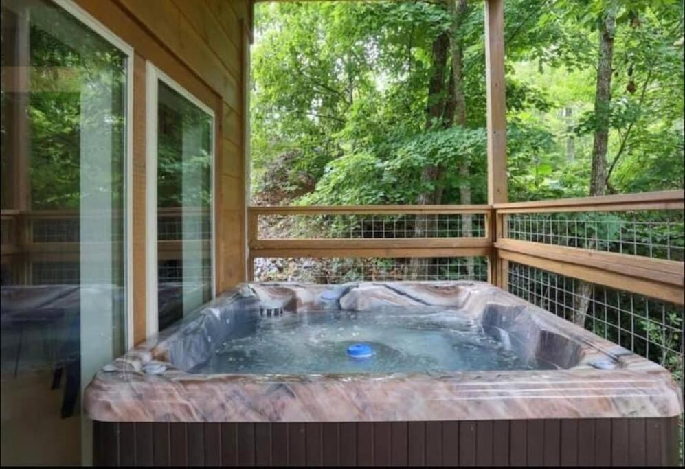 Tennessee Oasis Pool Cabin Villa Sevierville Ngoại thất bức ảnh