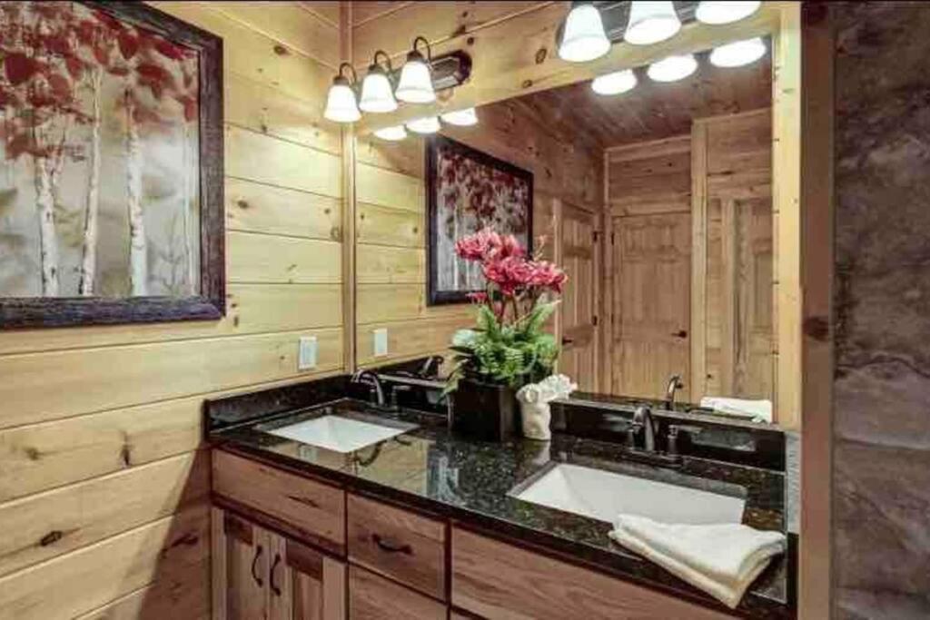 Tennessee Oasis Pool Cabin Villa Sevierville Ngoại thất bức ảnh