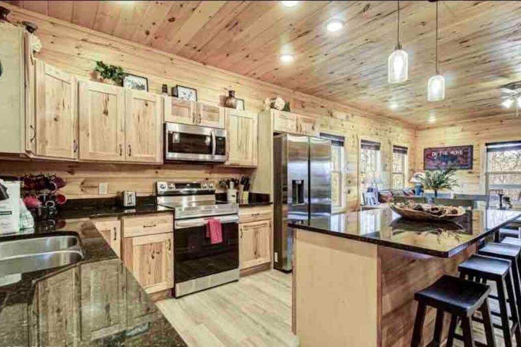 Tennessee Oasis Pool Cabin Villa Sevierville Ngoại thất bức ảnh