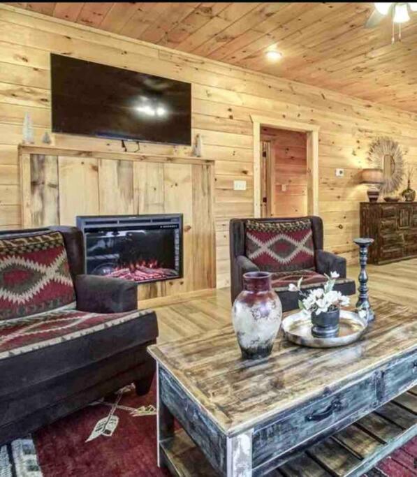 Tennessee Oasis Pool Cabin Villa Sevierville Ngoại thất bức ảnh